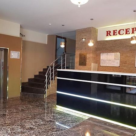 Hotel Uranus Bukarest Kültér fotó