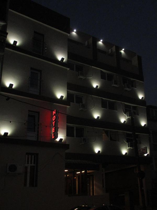 Hotel Uranus Bukarest Kültér fotó