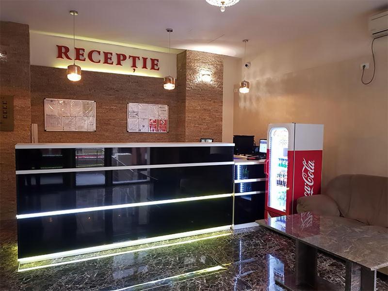Hotel Uranus Bukarest Kültér fotó