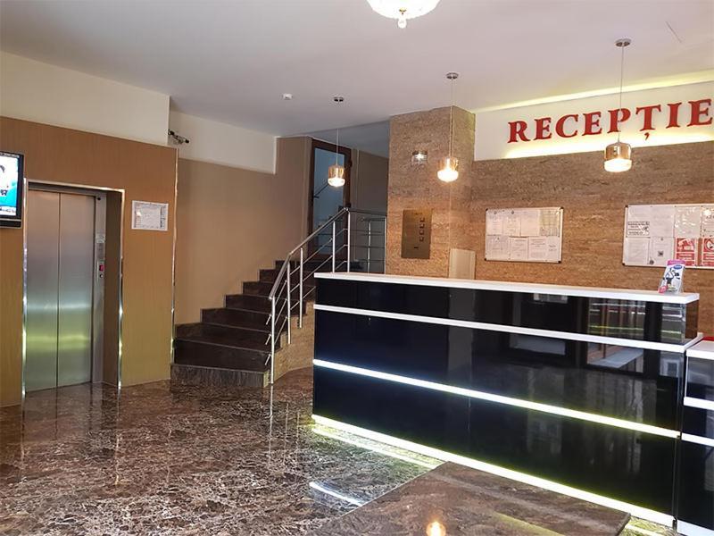 Hotel Uranus Bukarest Kültér fotó